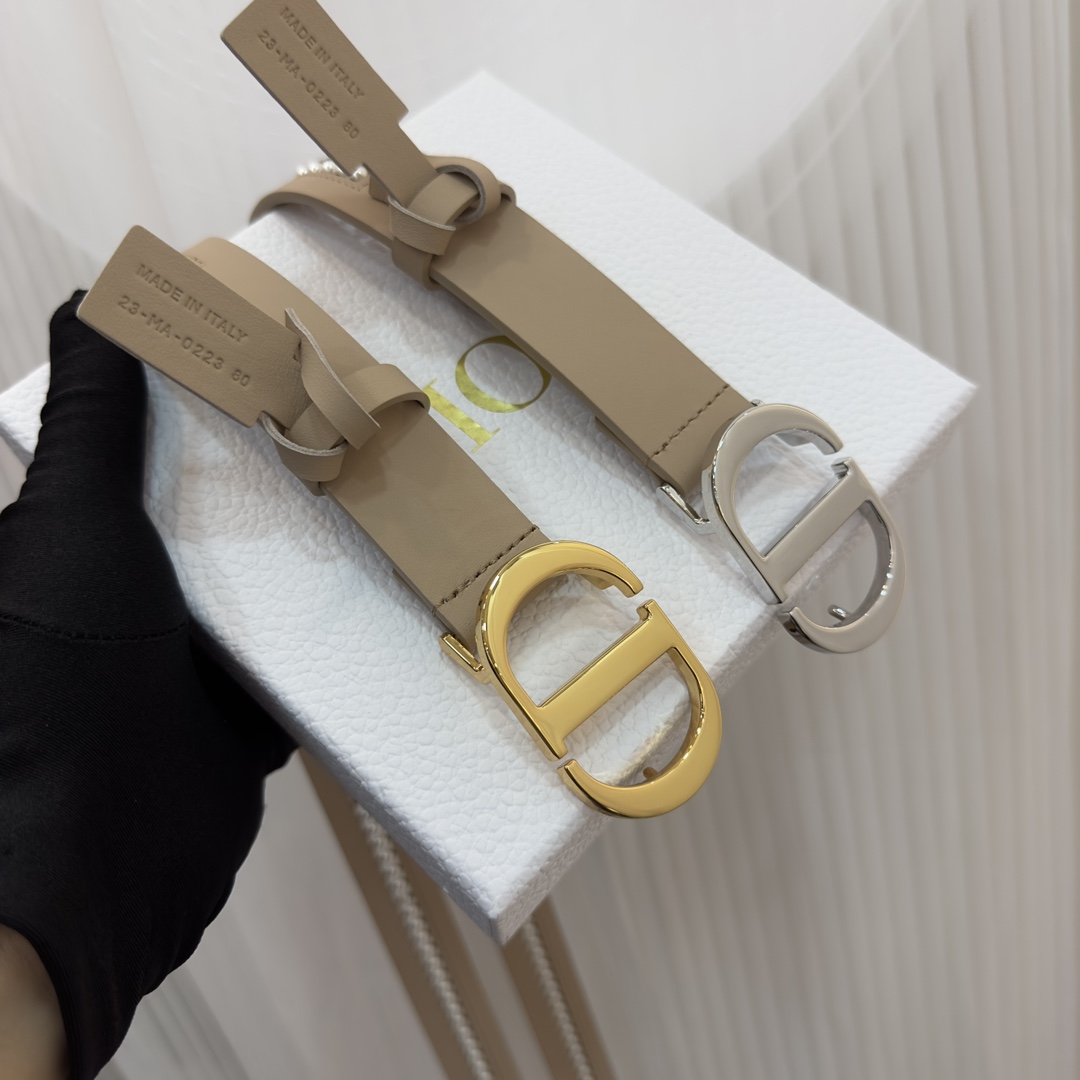 Bagsaaa D10r 30 MONTAIGNE BELT Beige Smooth Calfskin and White Glass Pearls