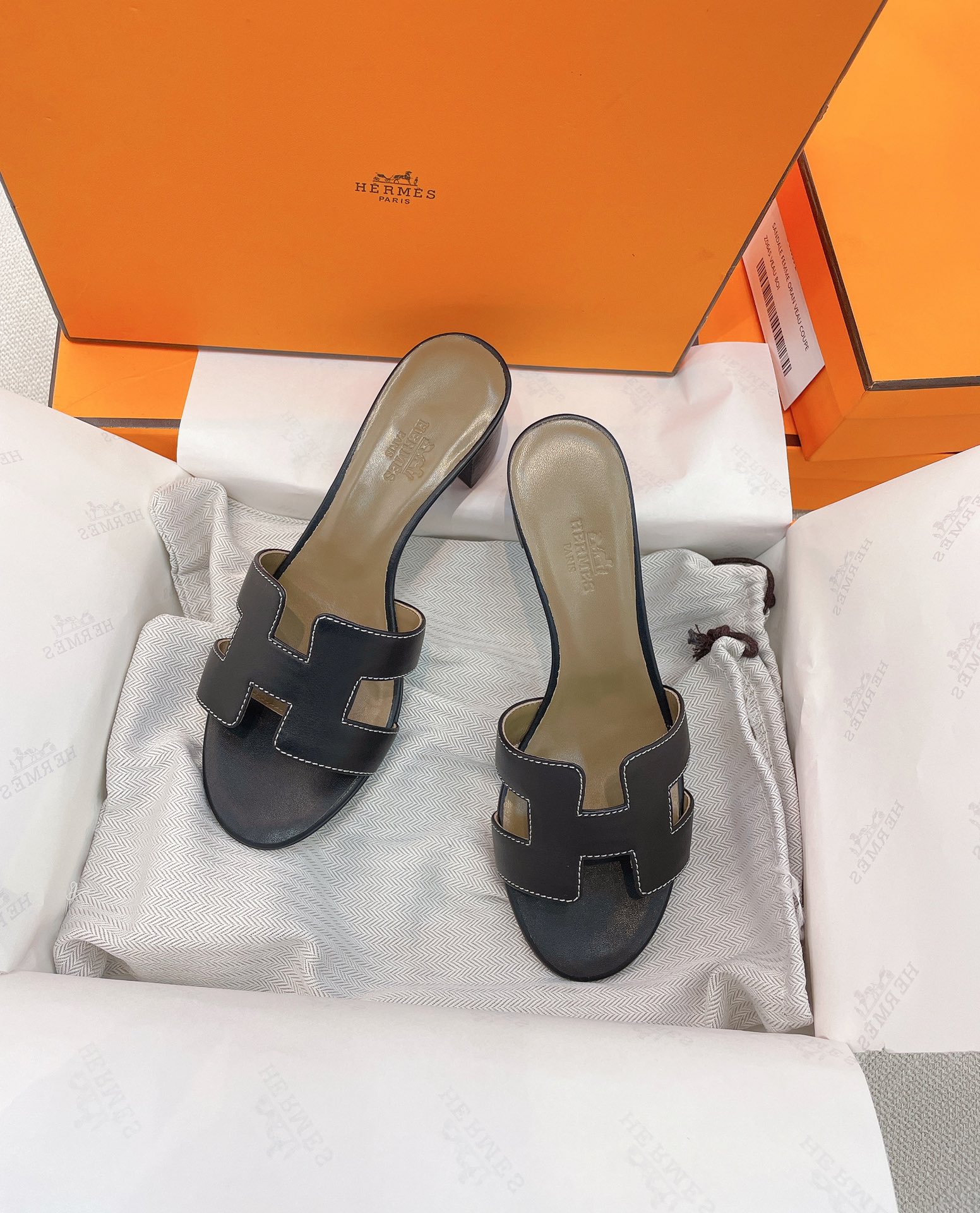 Bagsaaa H**me5 Oasis Black Heeled Sandals
