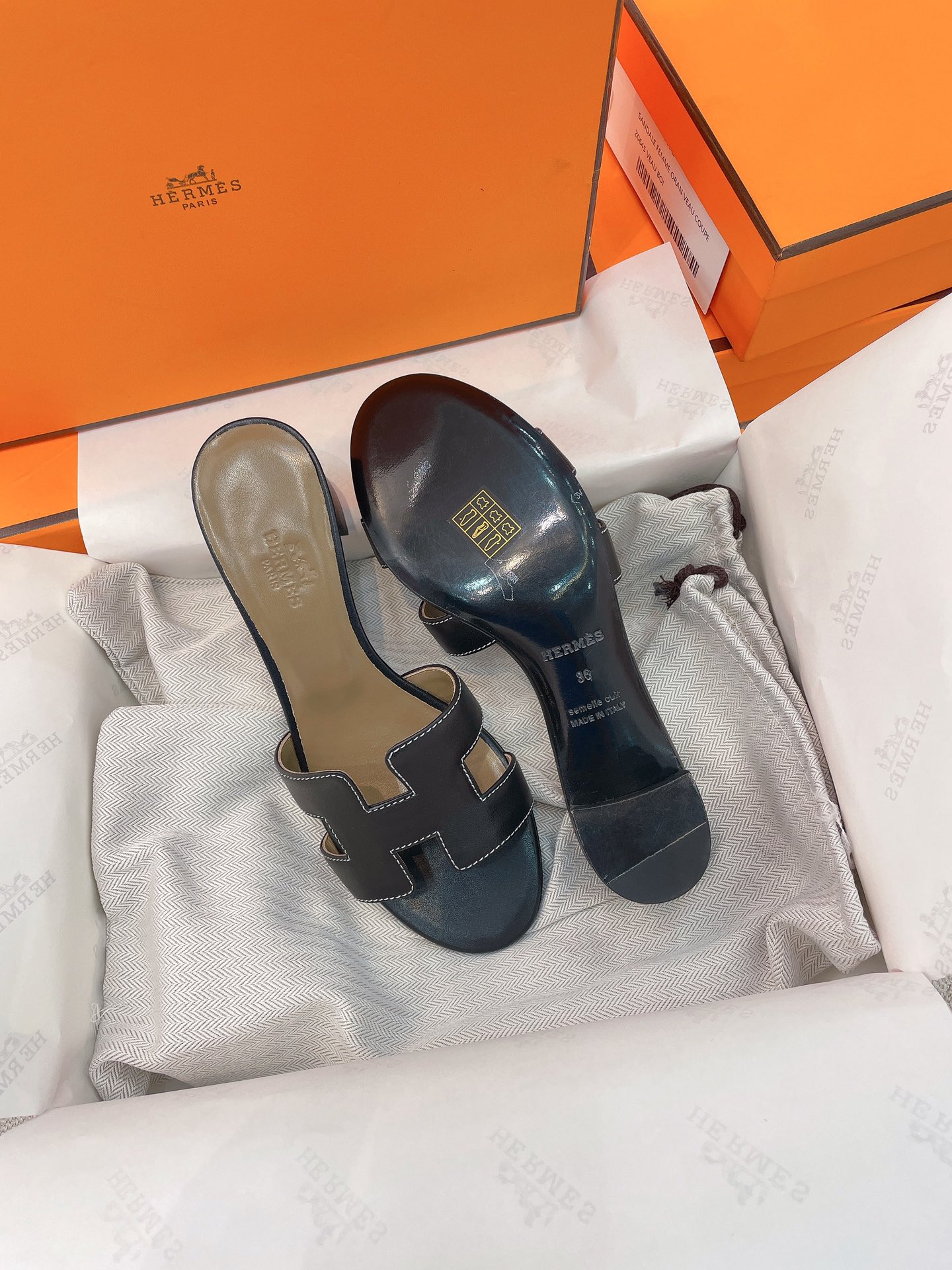 Bagsaaa H**me5 Oasis Black Heeled Sandals