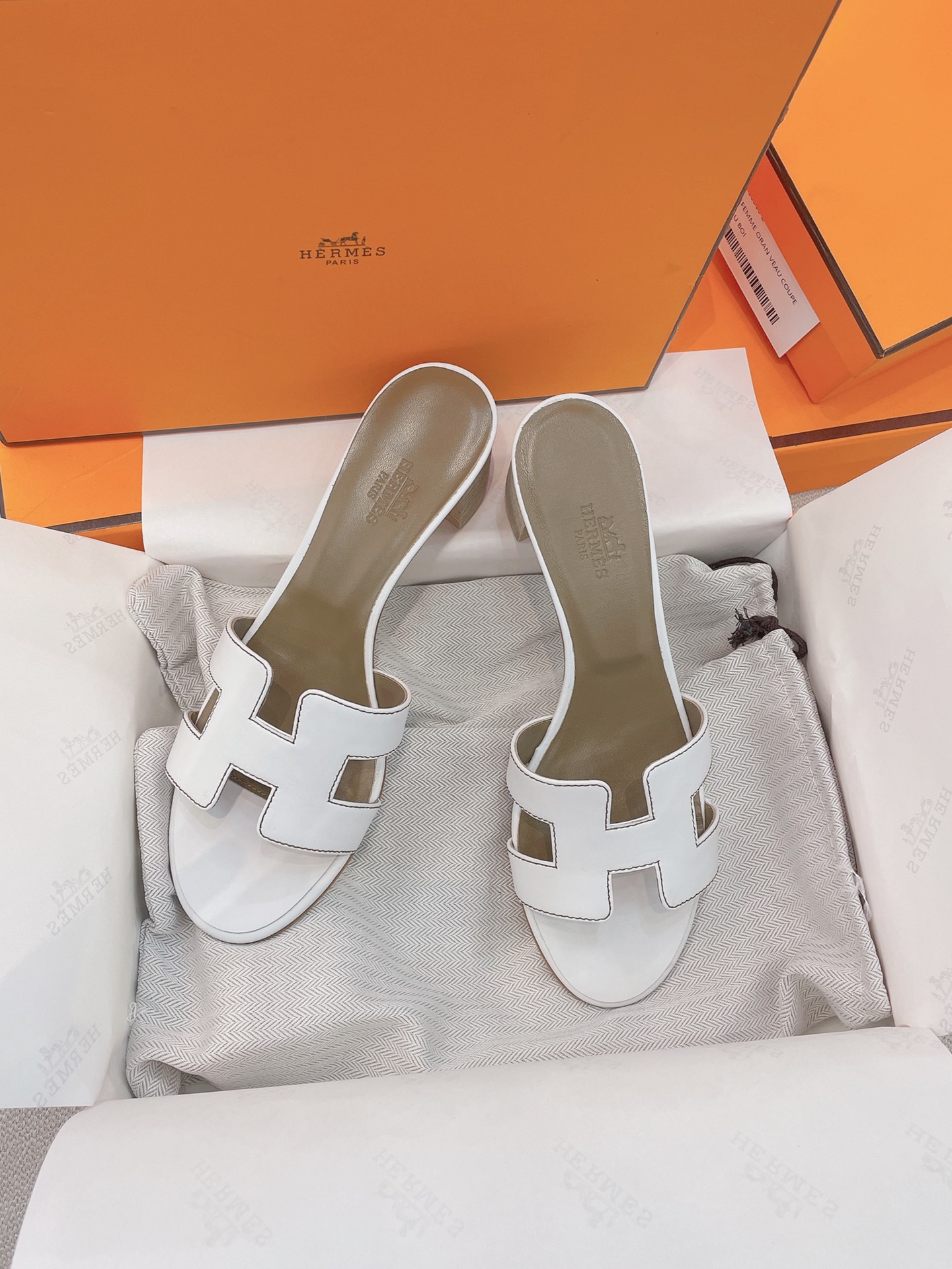 Bagsaaa H**me5 Oasis White Heeled Sandals