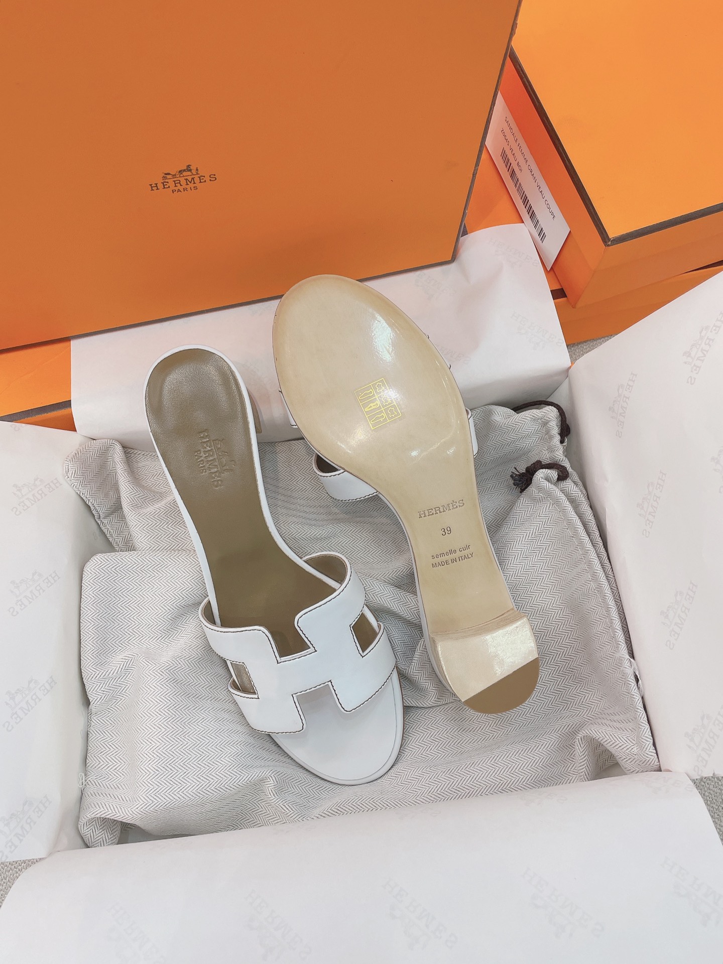 Bagsaaa H**me5 Oasis White Heeled Sandals