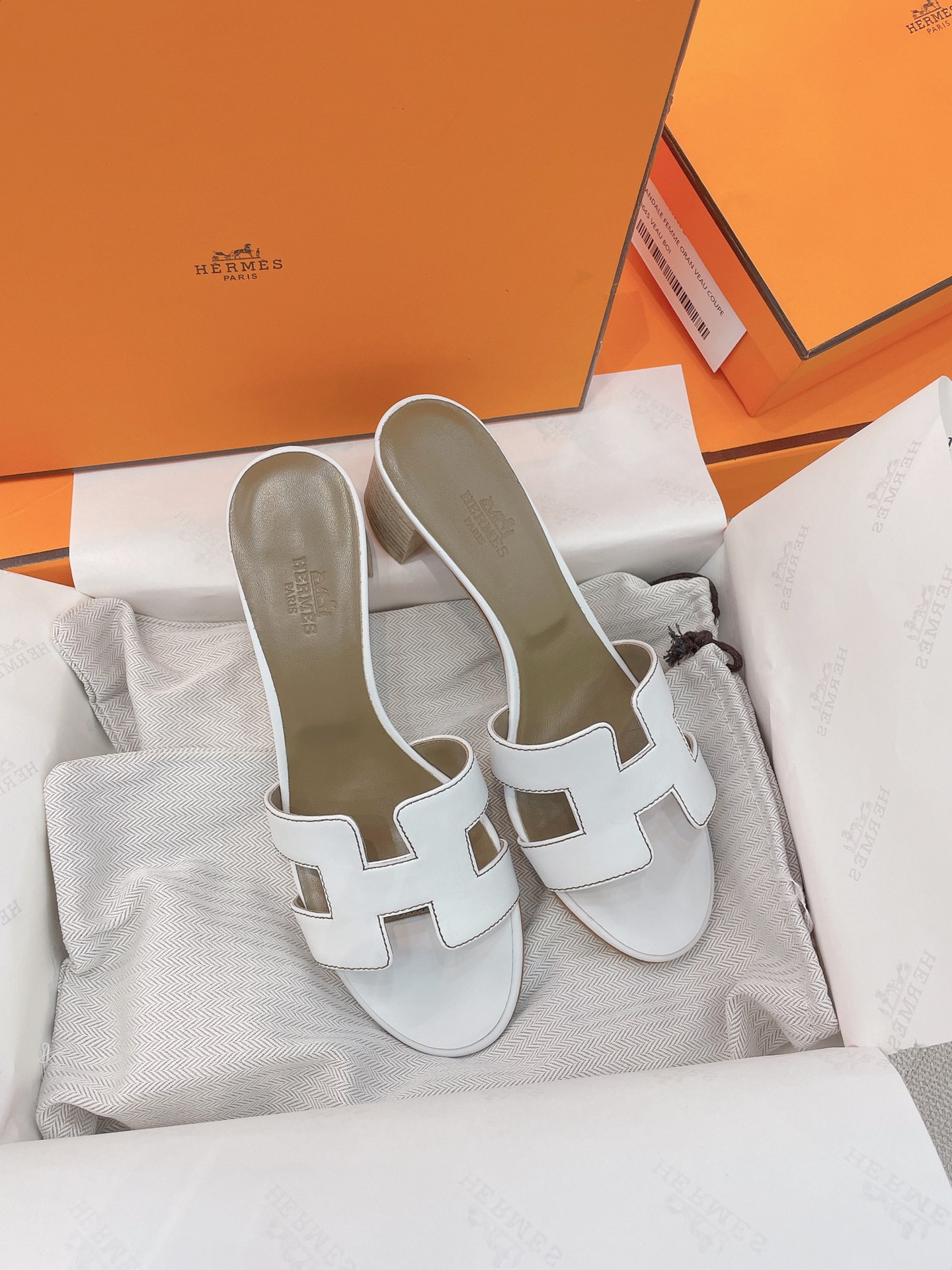 Bagsaaa H**me5 Oasis White Heeled Sandals