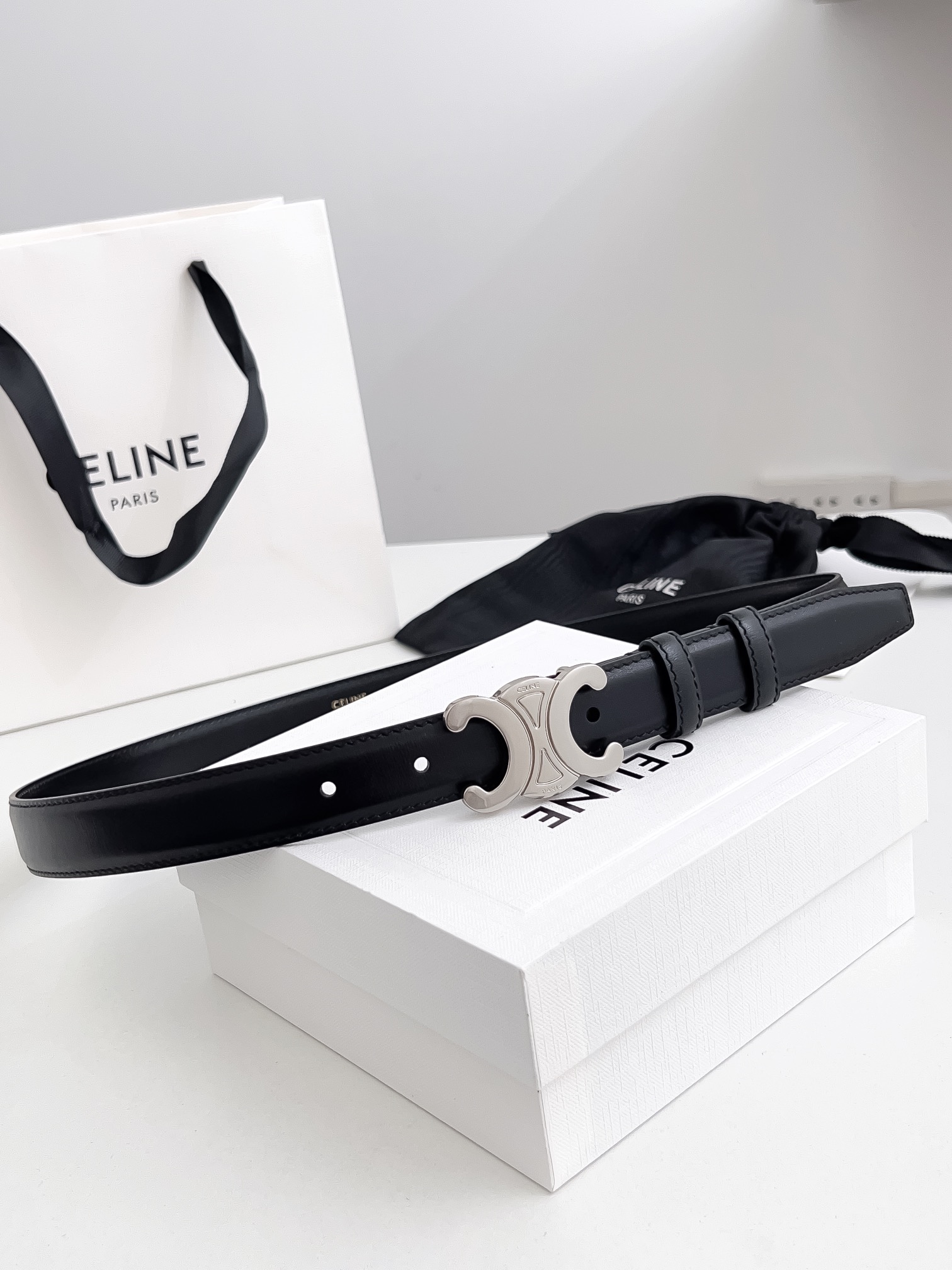 BAGSAAA Ce1i*e TRIOMPHE BELT IN TAURILLON LEATHER BLACK 2.5CM