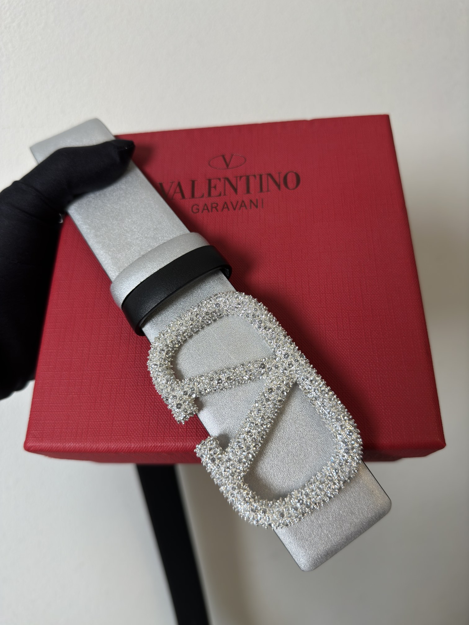 Bagsaaa Va1e*ntin0 Garavani Crystal VLogo Signature Silver 4cm