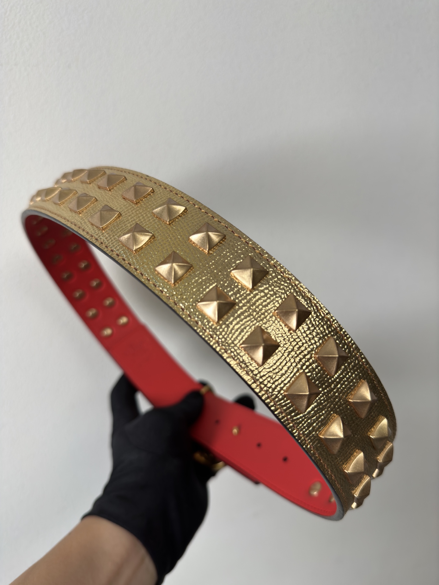 Bagsaaa Va1e*ntin0 VLogo Signature reversible stud belt gold 4cm