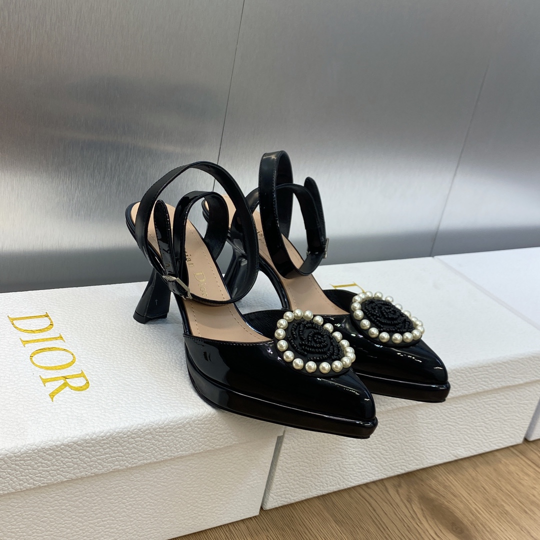 Bagsaaa D10r Rose Pump Black
