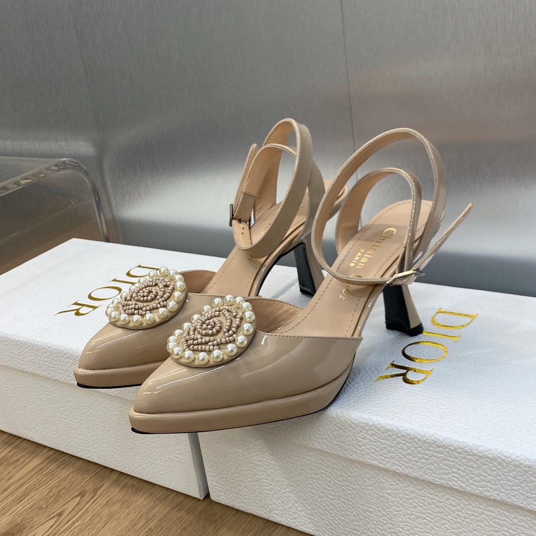 Bagsaaa D10r Rose Pump Beige