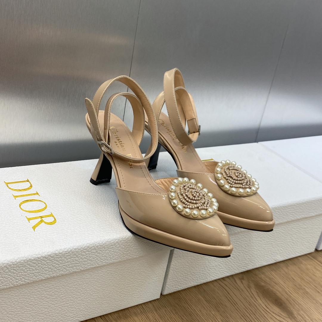 Bagsaaa D10r Rose Pump Beige