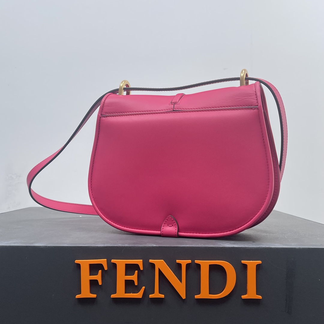 Bagsaaa F**di Cmon Pink leather bag - 25x20x7cm
