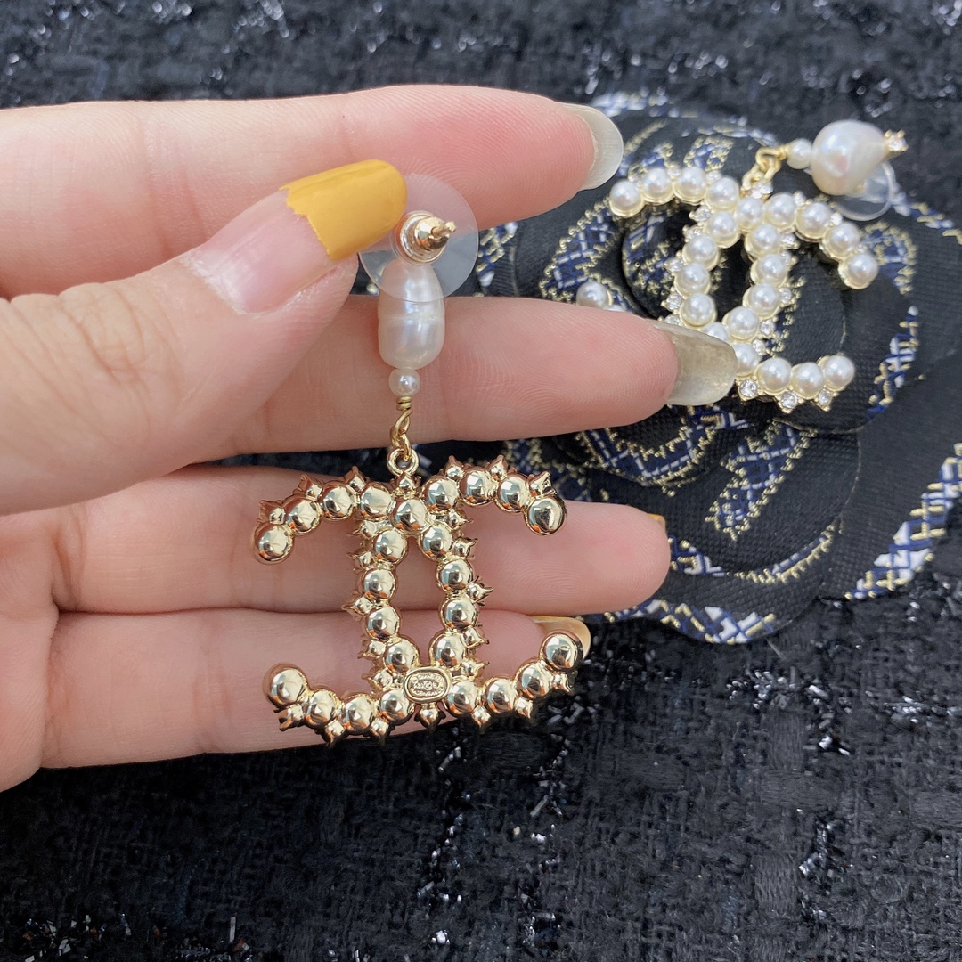 Bagsaaa Ch**el Crytal Pearl Gold Earrings