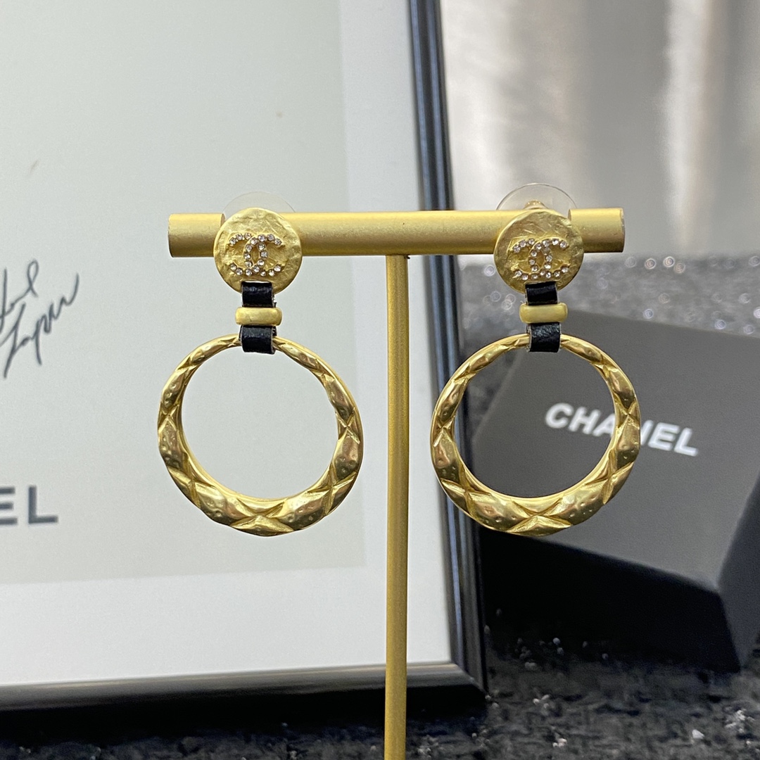 Bagsaaa Ch**el Hoop Gold Earrings