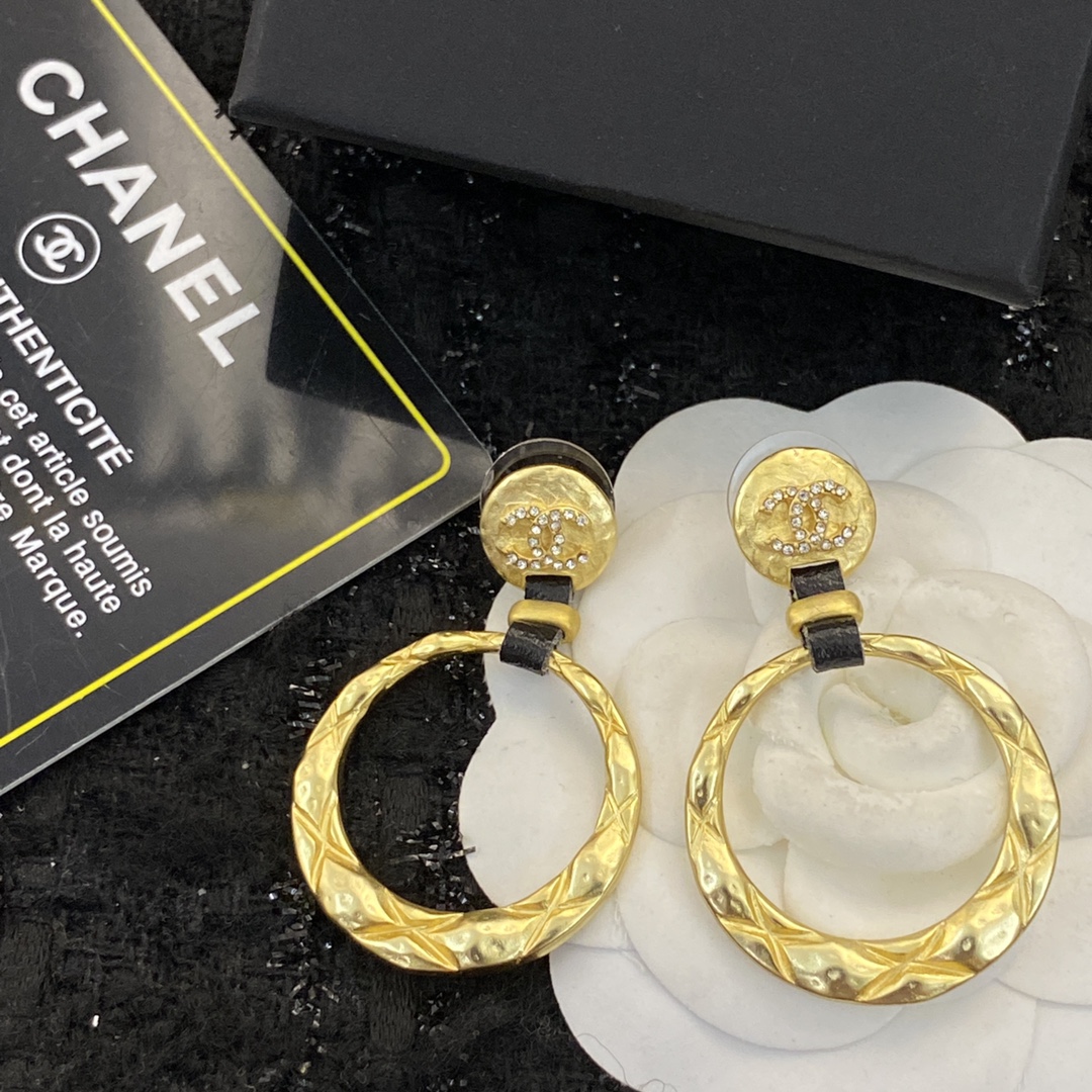 Bagsaaa Ch**el Hoop Gold Earrings