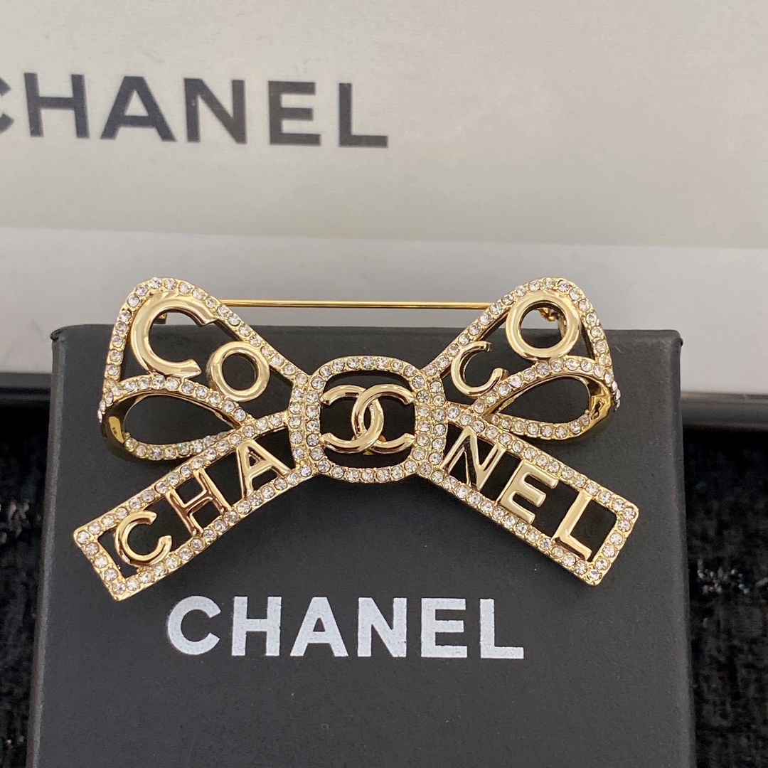 Bagsaaa Ch**el Ribbon Brooch 