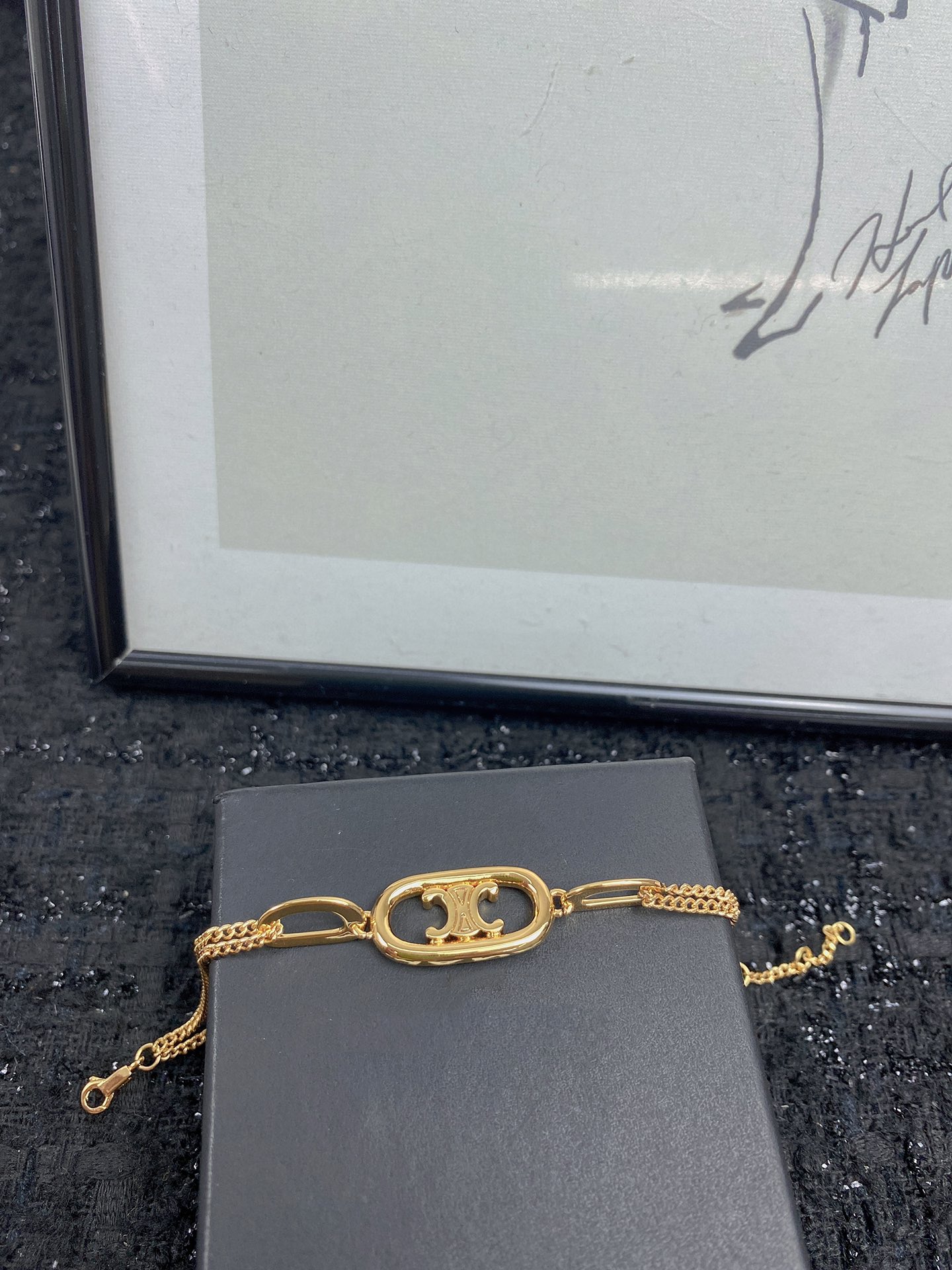 Bagsaaa Ce1i*e Gold Bracelet