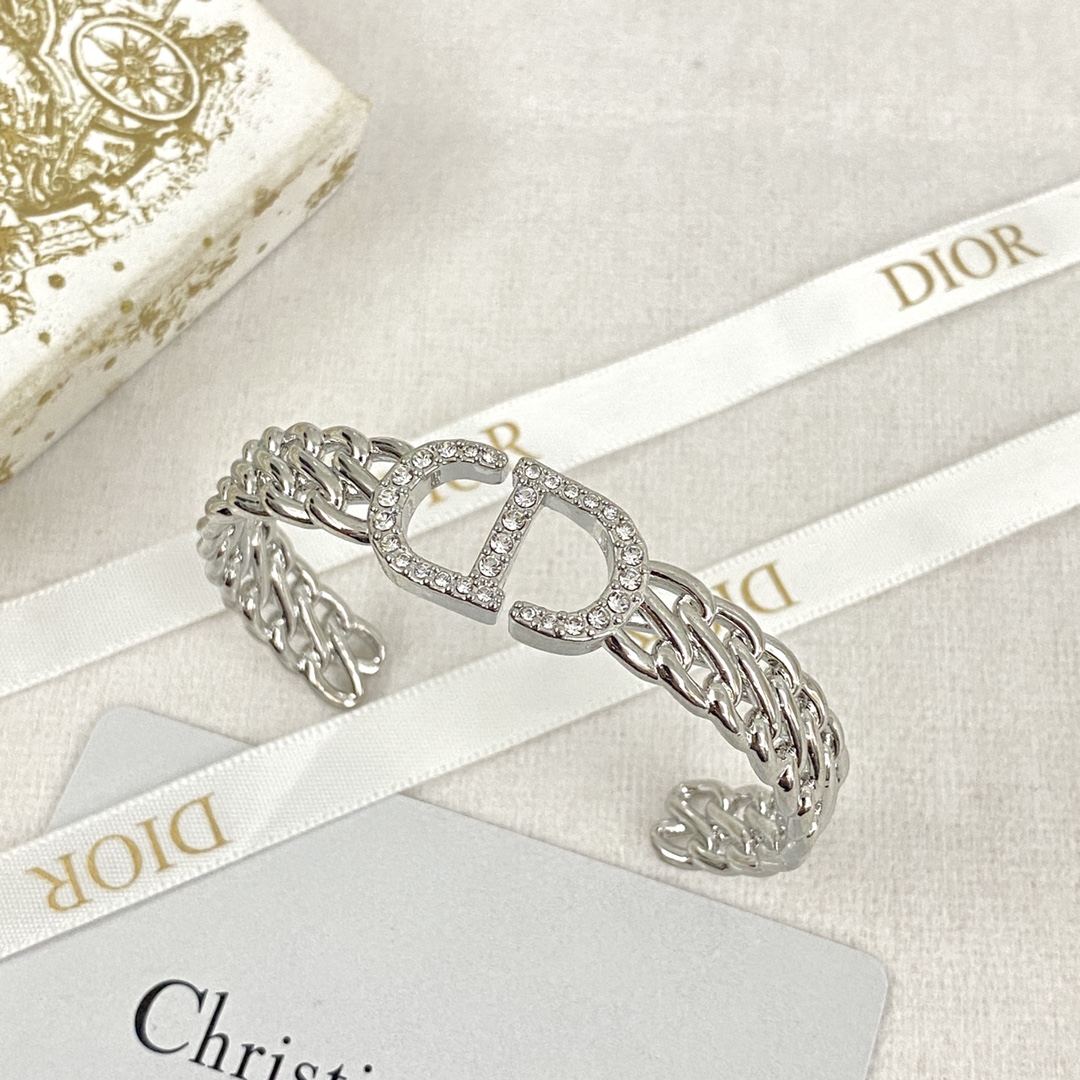 Bagsaaa D10r Crystal Silver Bracelet