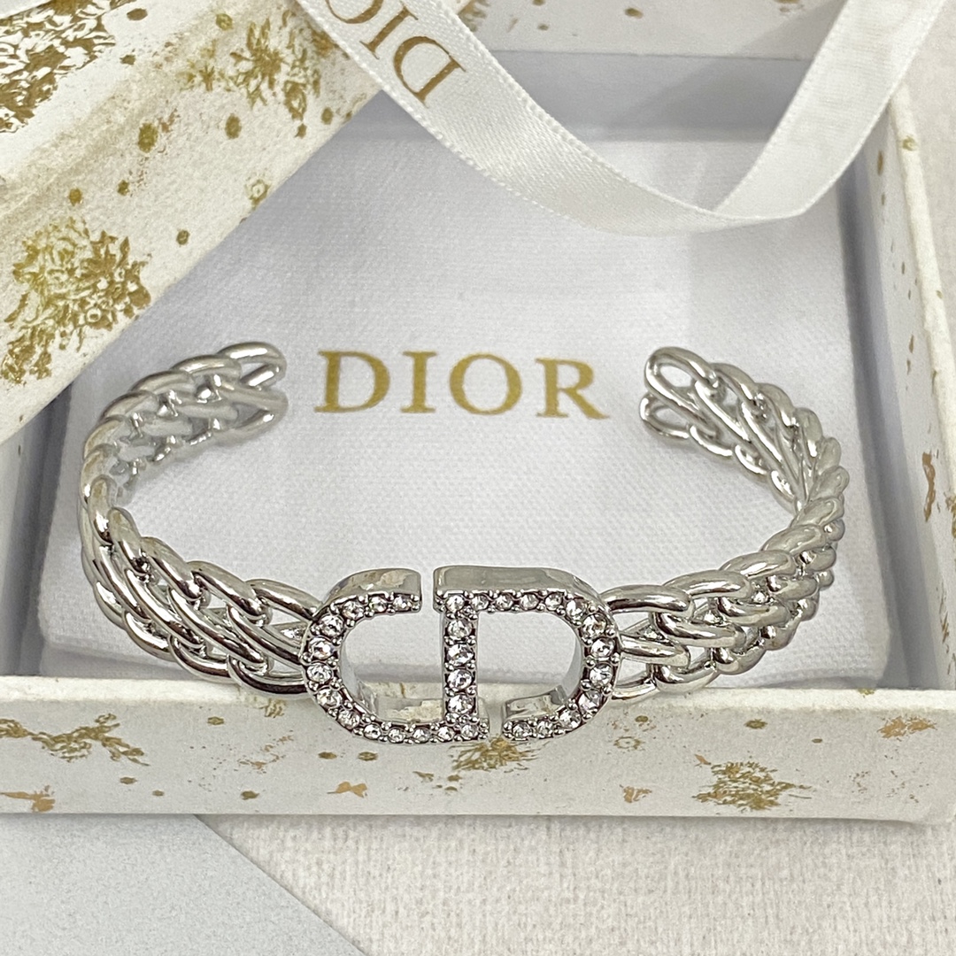 Bagsaaa D10r Crystal Silver Bracelet