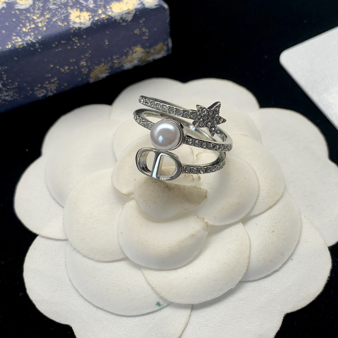 Bagsaaa D10r Montaigne Silver Ring
