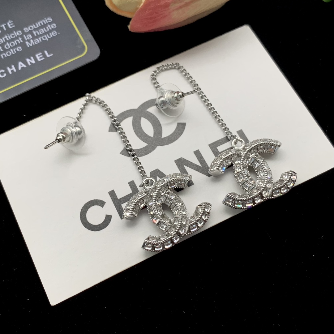 Bagsaaa Ch**el Drop CC Logo Earrings