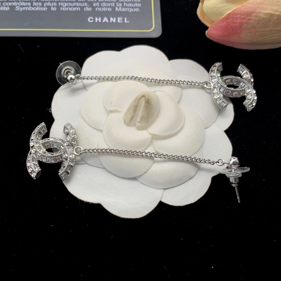 Bagsaaa Ch**el Drop CC Logo Earrings