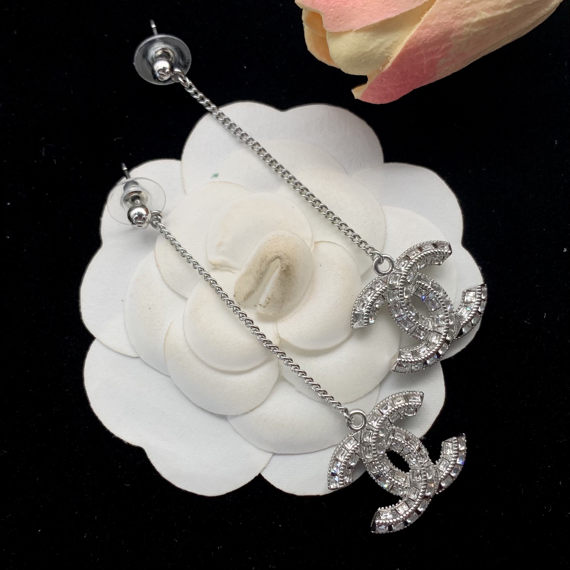 Bagsaaa Ch**el Drop CC Logo Earrings