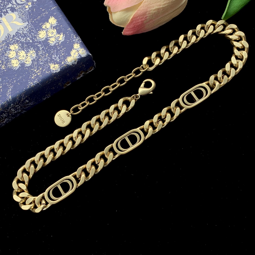 Bagsaaa D10r Montaigne Gold Bracelet