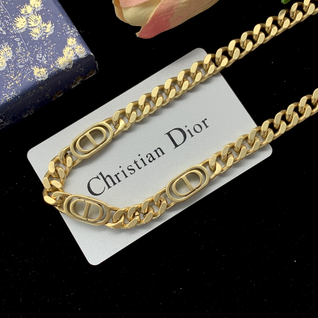 Bagsaaa D10r Montaigne Gold Bracelet
