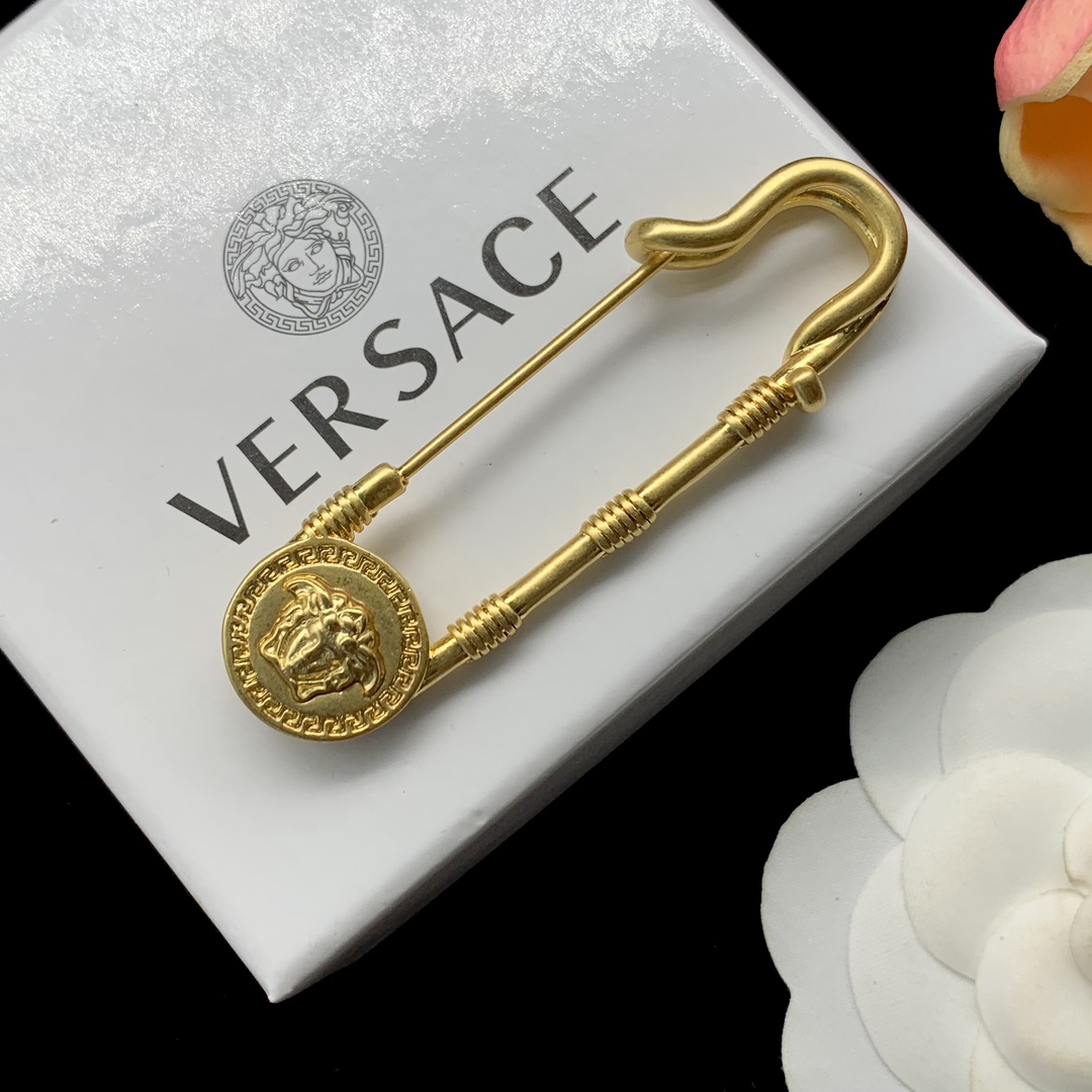 Bagsaaa Versace Gold Brooch