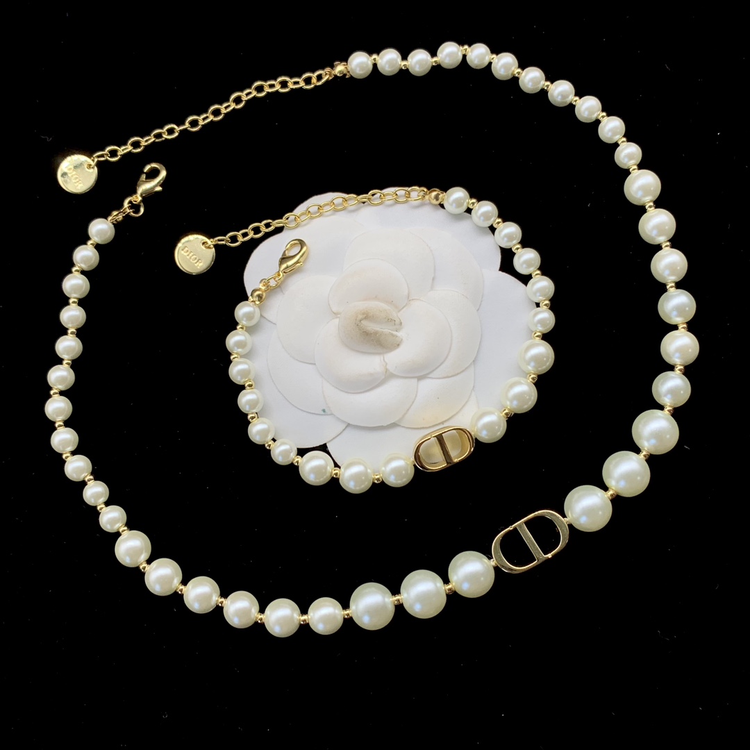 Bagsaaa D10r CD Logo Pearl Set (Necklace + Bracelet)