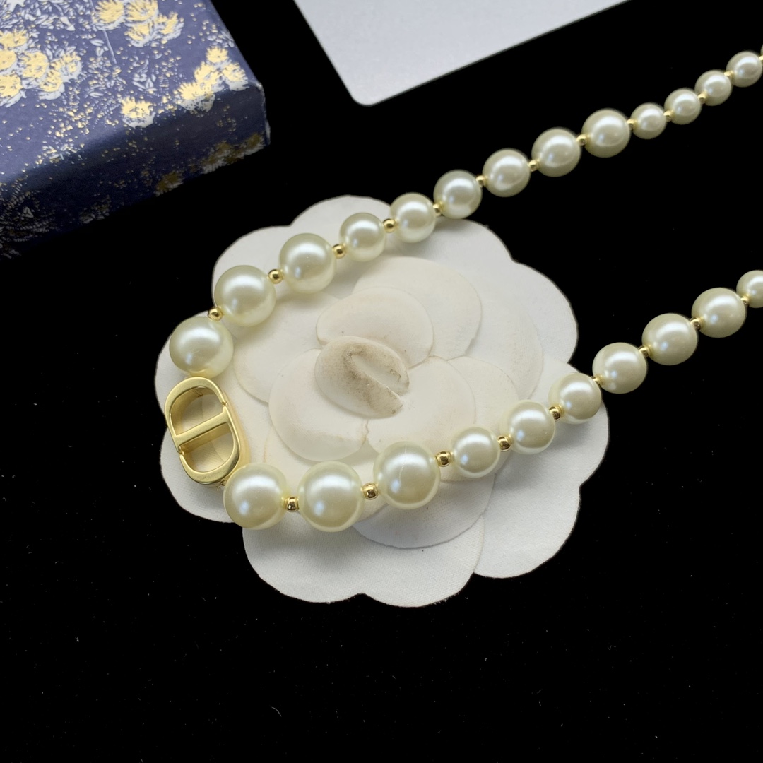 Bagsaaa D10r CD Logo Pearl Set (Necklace + Bracelet)
