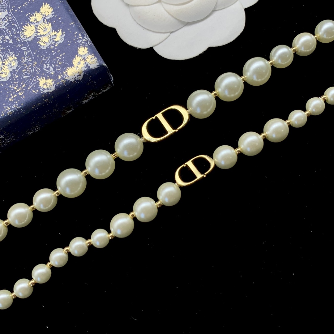 Bagsaaa D10r CD Logo Pearl Set (Necklace + Bracelet)