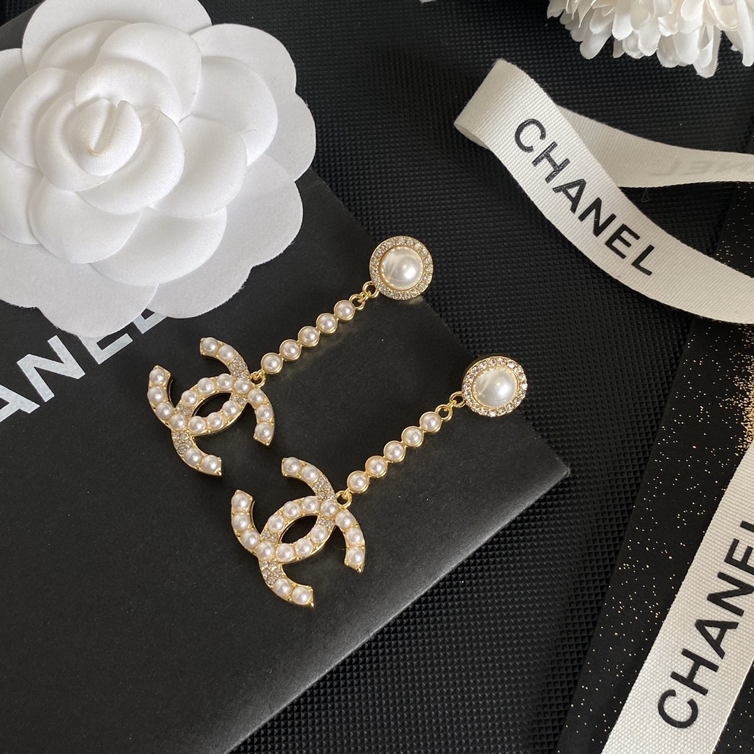 Bagsaaa Ch**el CC Logo Crystal Gold Drop Earrings