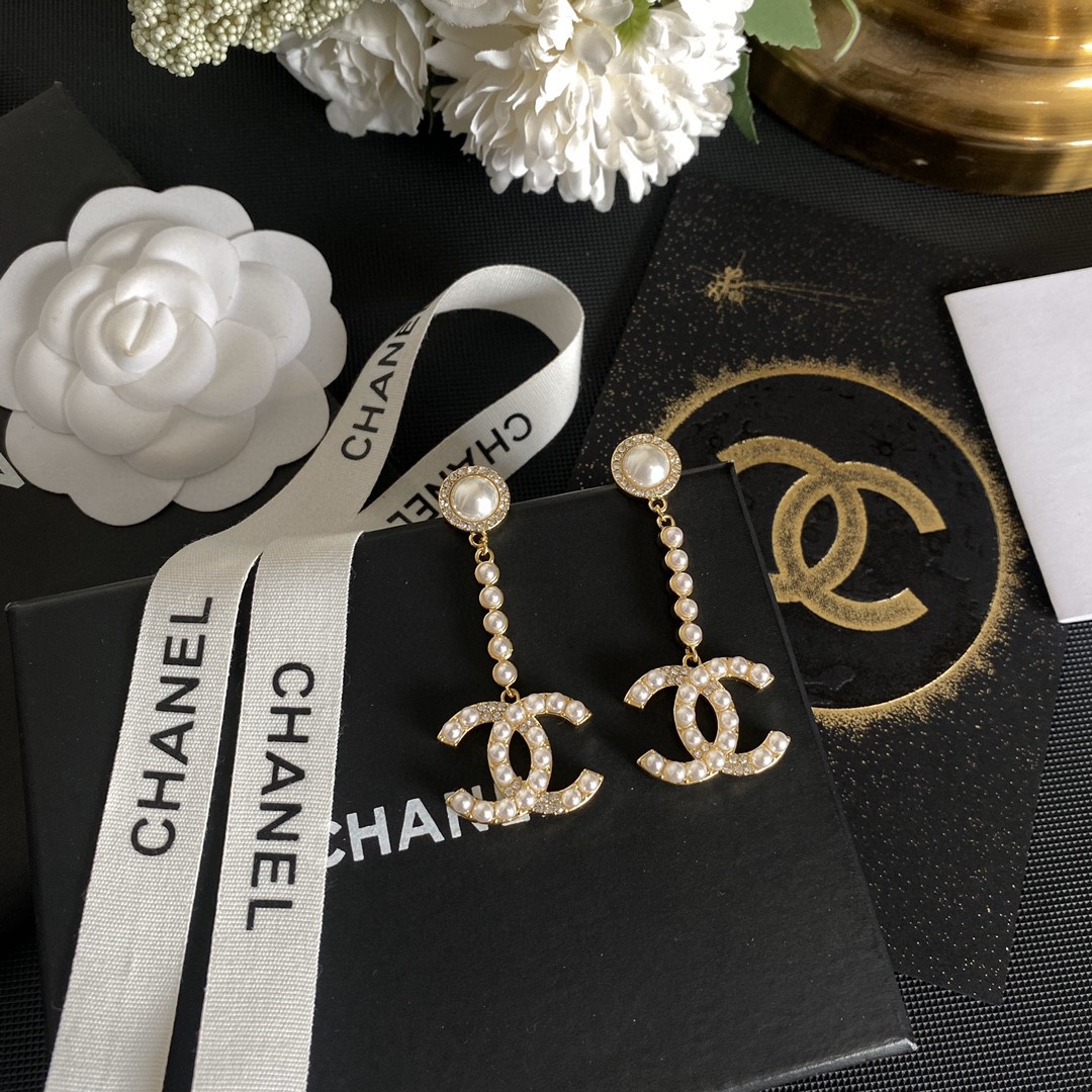 Bagsaaa Ch**el CC Logo Crystal Gold Drop Earrings