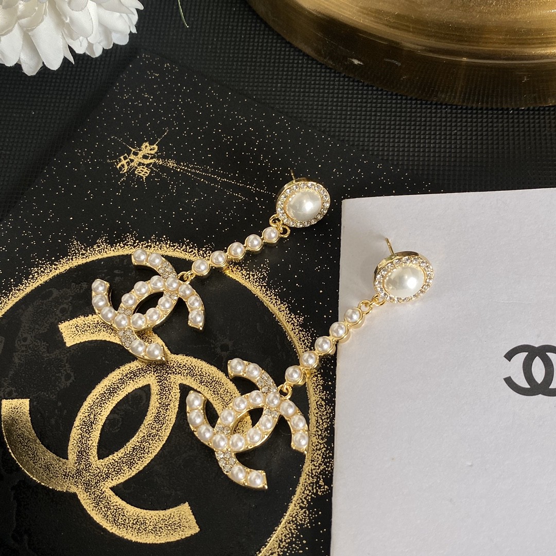 Bagsaaa Ch**el CC Logo Crystal Gold Drop Earrings