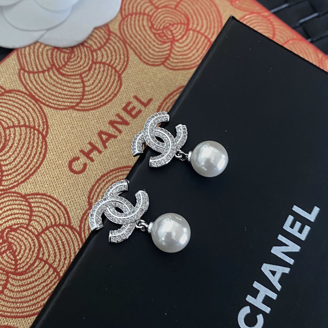 Bagsaaa Ch**el Pearl Silver Drop Earrings 02