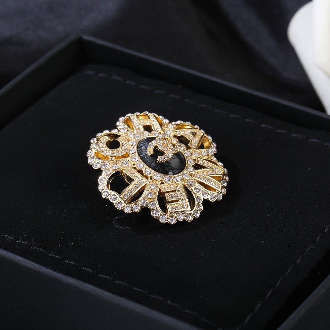 Bagsaaa Ch**el Black Brooch