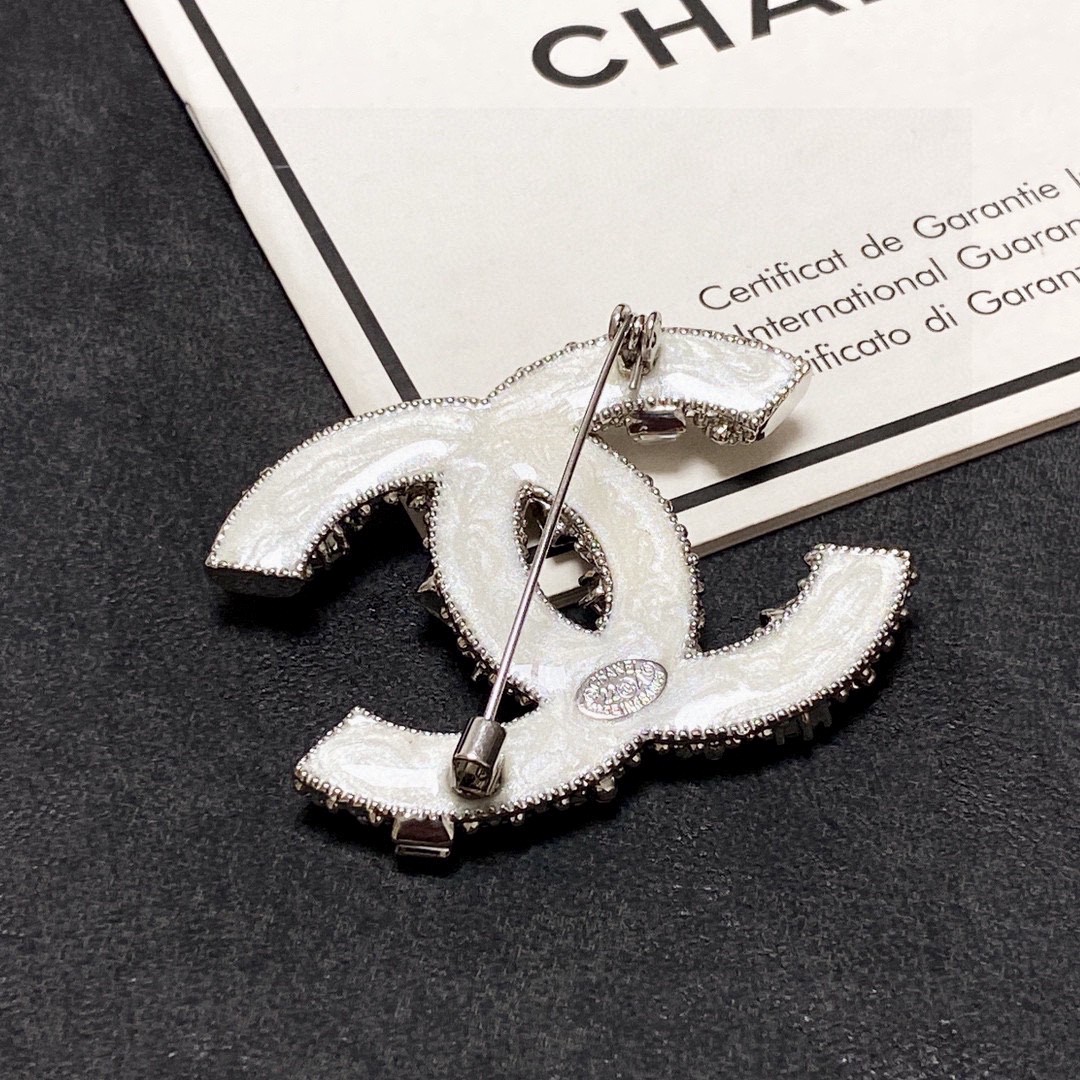 Bagsaaa Ch**el Silver and Crystal Brooch