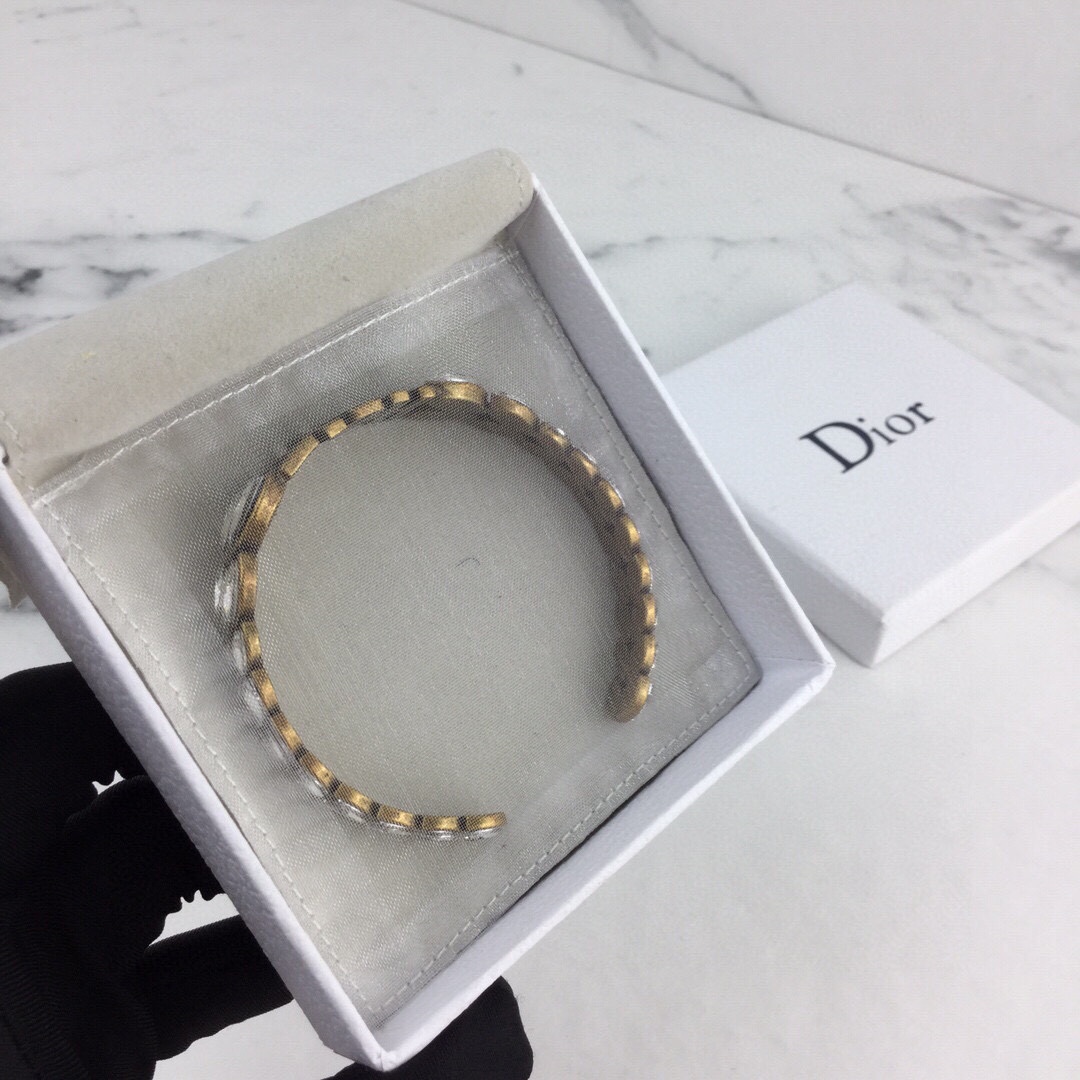 Bagsaaa D10r Bracelet 02