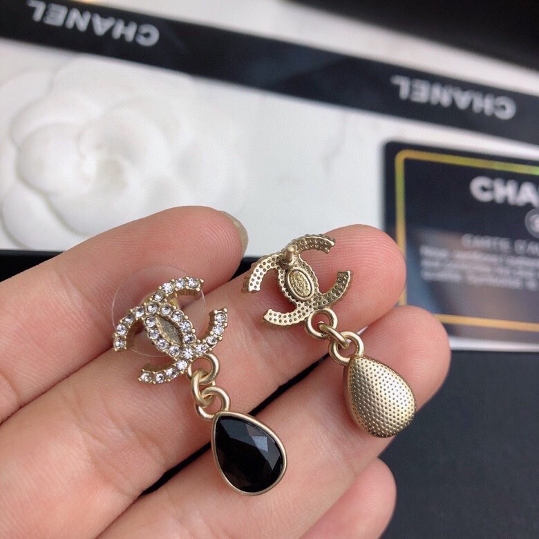 Bagsaaa Ch**el Tear Drop Black Earrings