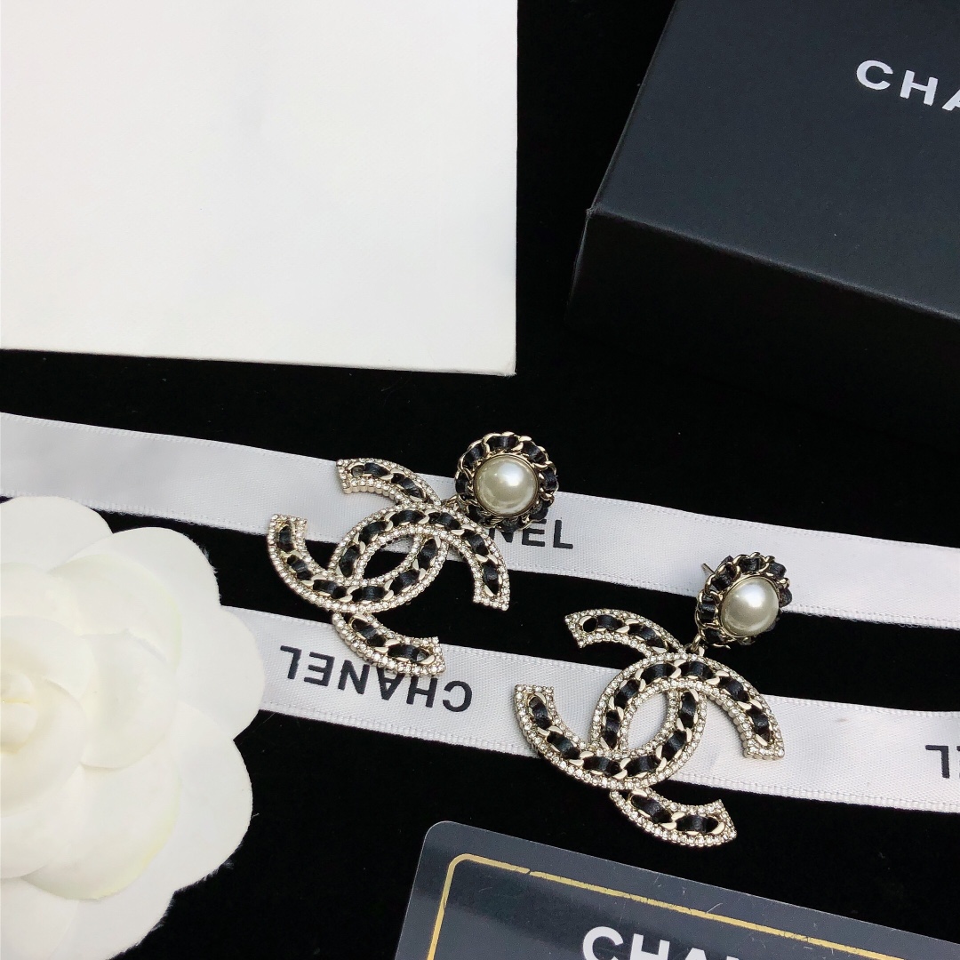 Bagsaaa Ch**el Black CC Logo Drop Earrings