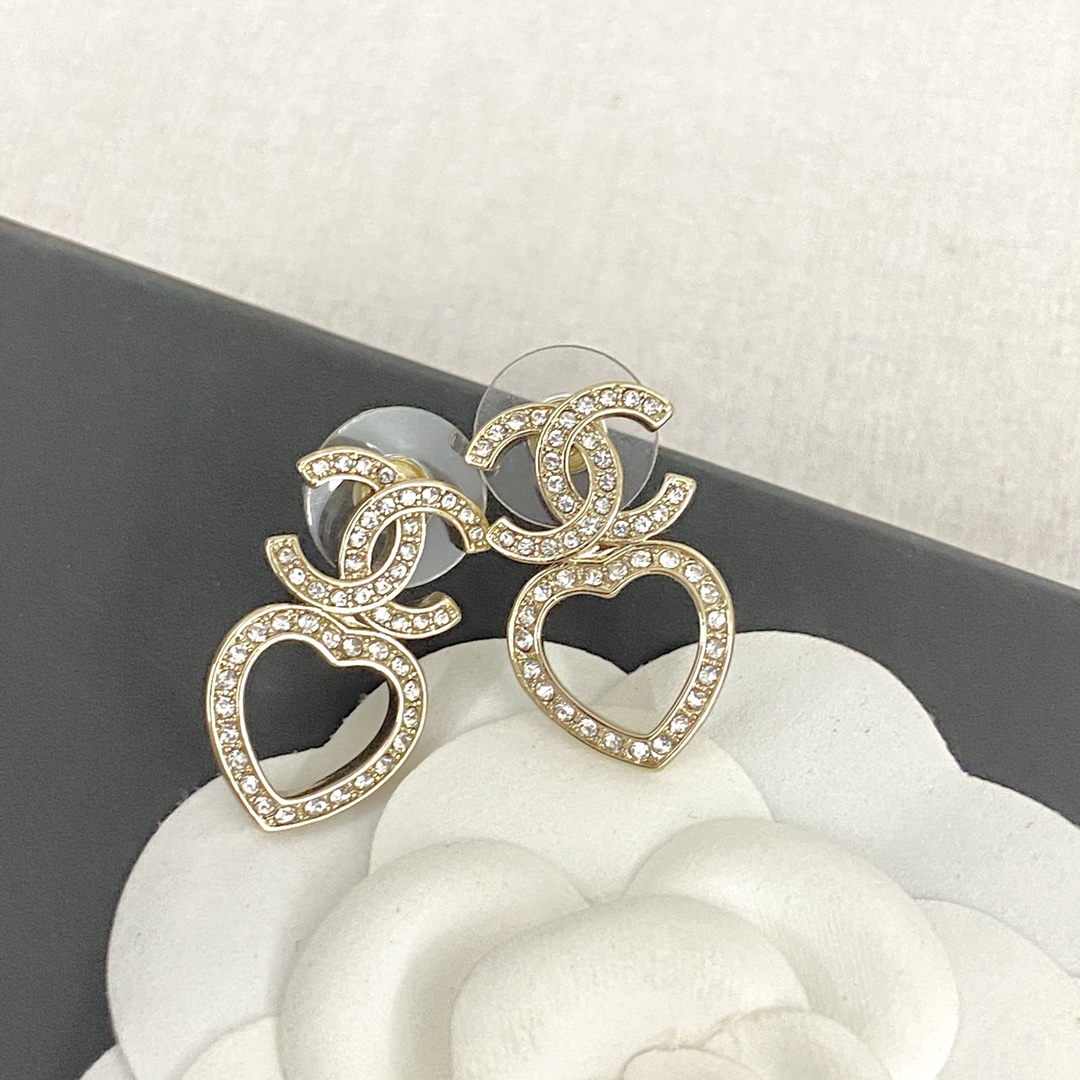 Bagsaaa Ch**el Heart and CC Logo Fdrop Earrings