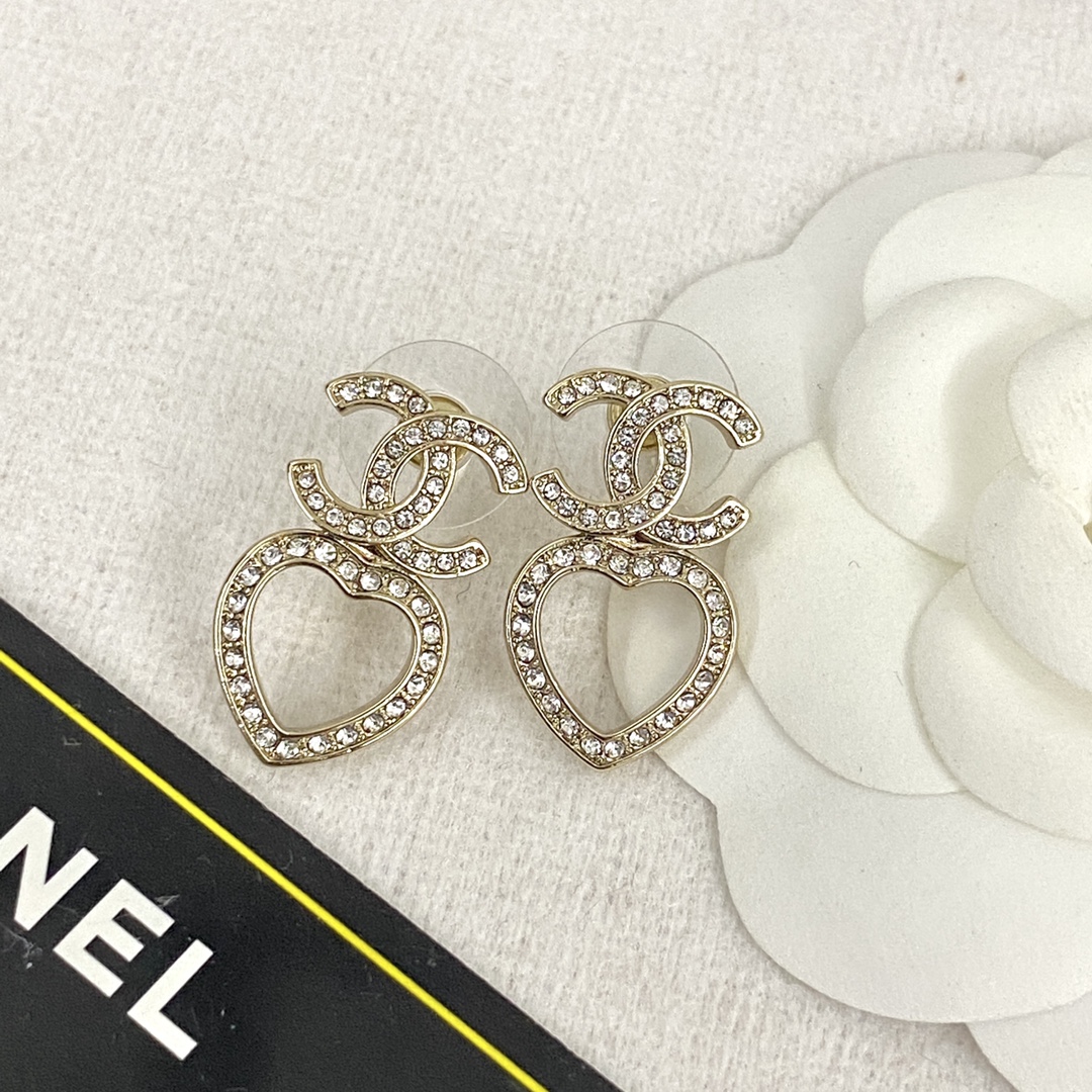 Bagsaaa Ch**el Heart and CC Logo Fdrop Earrings