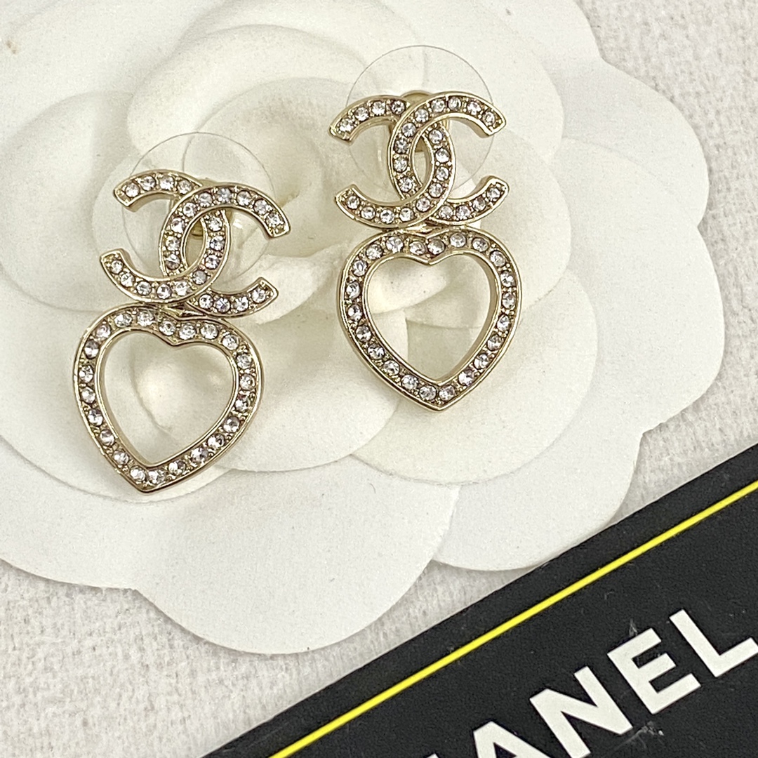 Bagsaaa Ch**el Heart and CC Logo Fdrop Earrings