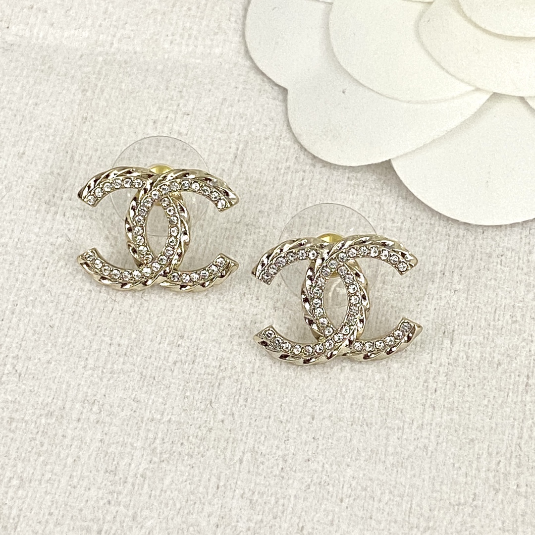 Bagsaaa Ch**el CC Logo Earrings