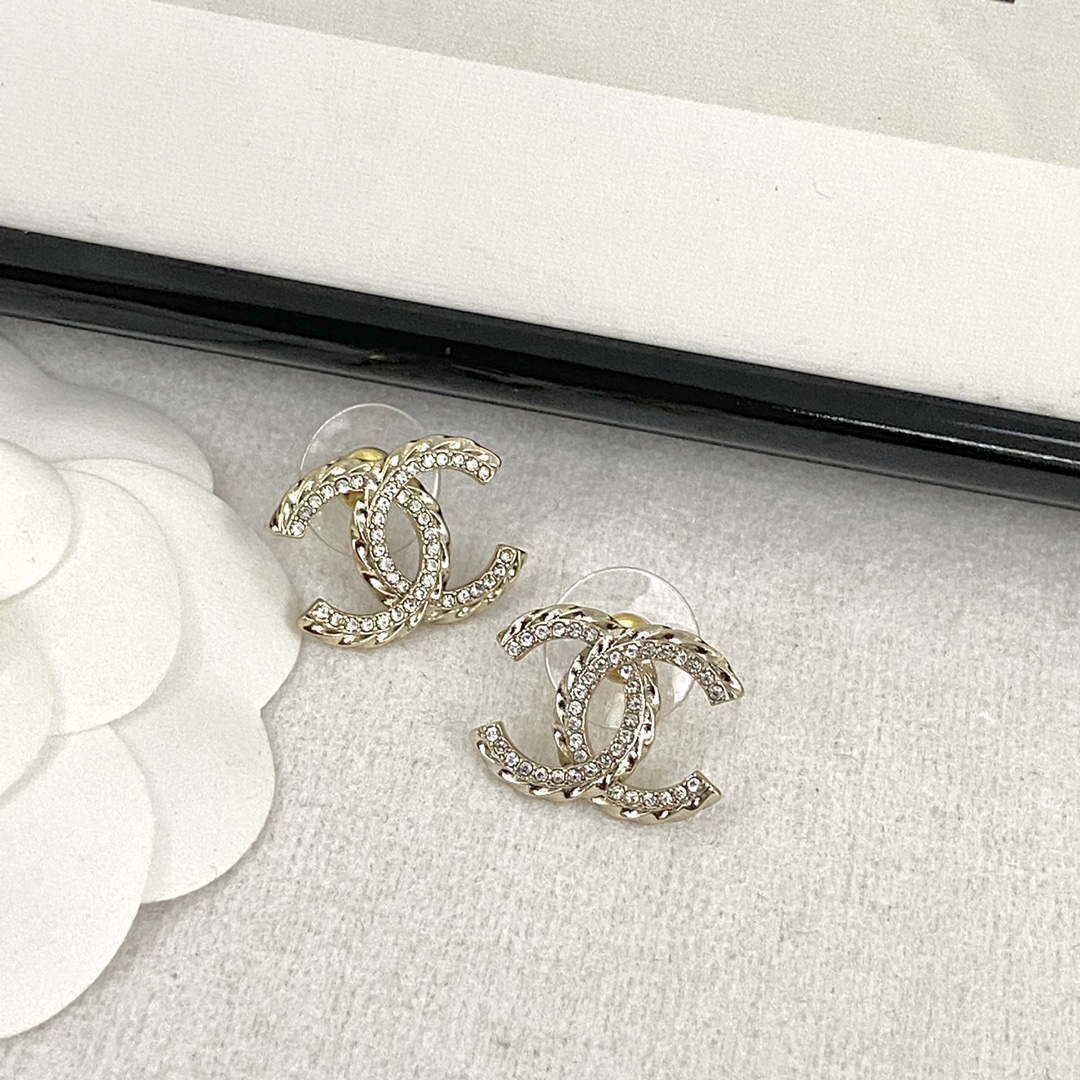 Bagsaaa Ch**el CC Logo Earrings