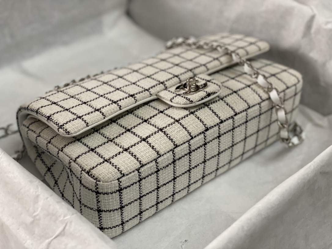 Bagsaaa Ch**el Tweed Flap White and Black Lines - 25cm