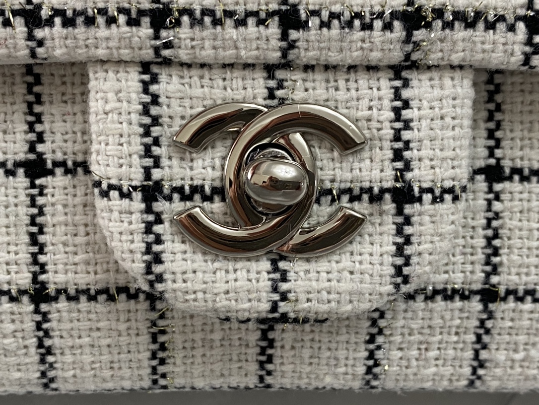 Bagsaaa Ch**el Tweed Flap White and Black Lines - 25cm