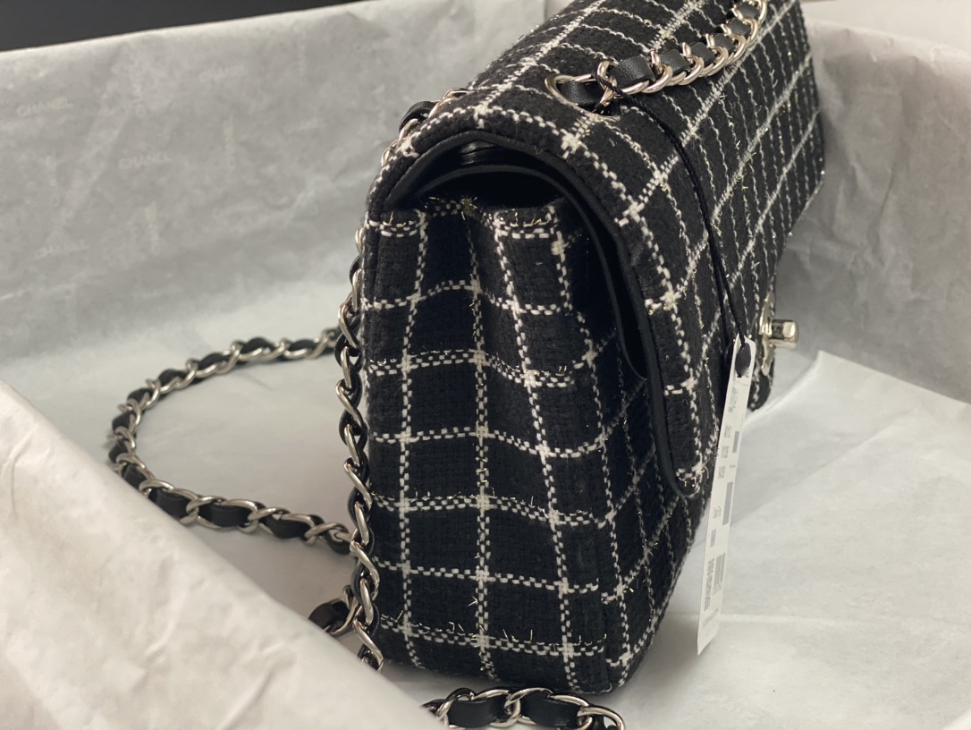 Bagsaaa Ch**el Tweed Flap Black and White Lines - 25cm