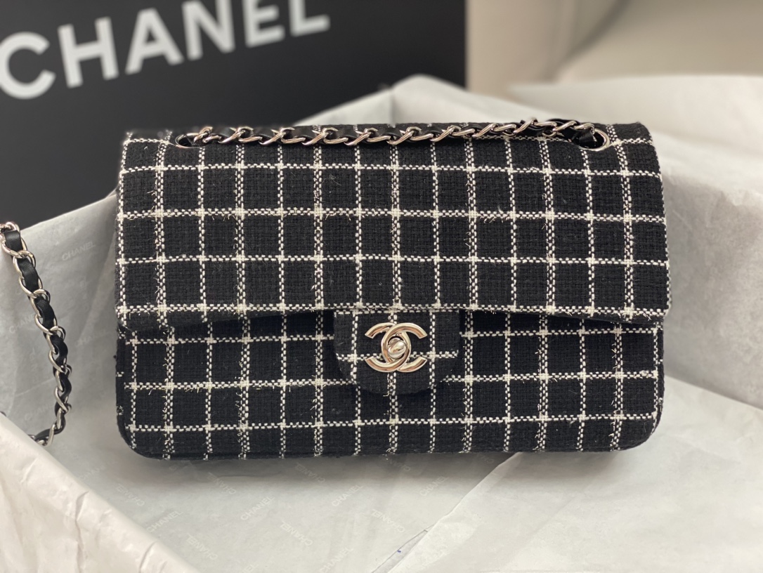 Bagsaaa Ch**el Tweed Flap Black and White Lines - 25cm