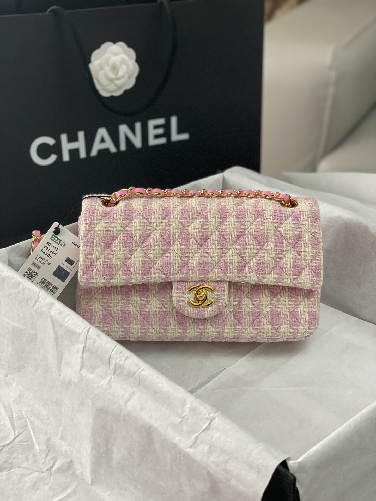 Bagsaaa Ch**el Tweed Flap Pink and Cream - 25cm