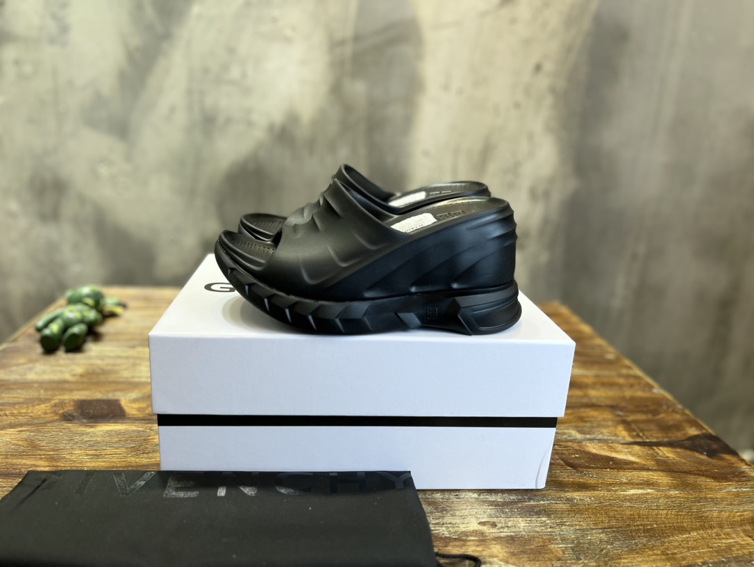Bagsaaa Givenchy Black Marshmallow Heeled Sandals